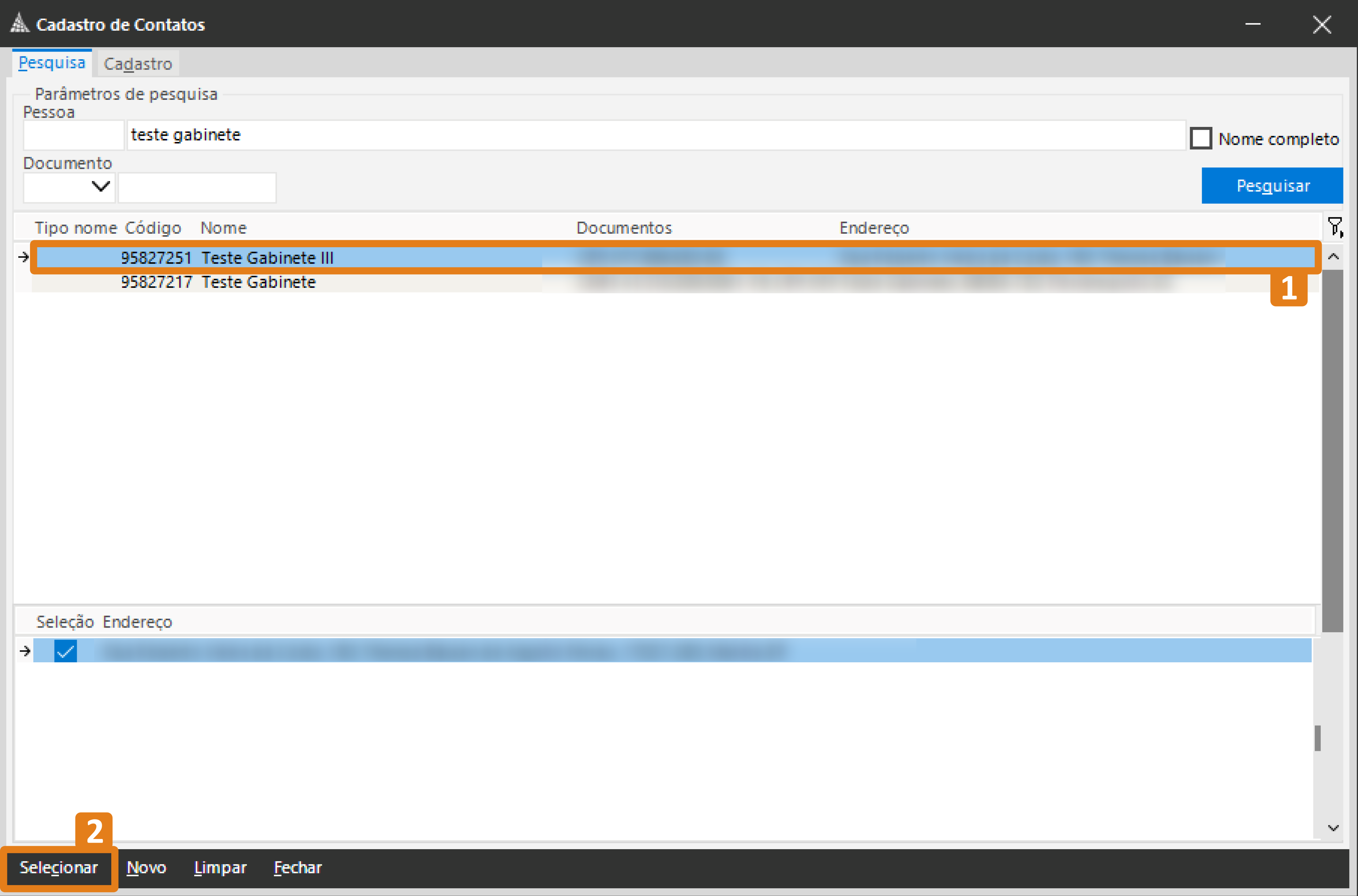 No sistema SAJ – Cadastro de Contatos, a lista de resultados da pesquisa por “teste gabinete” está destacada em laranja (1), exibindo dois registros encontrados. O botão “Selecionar” também está destacado em laranja (2).